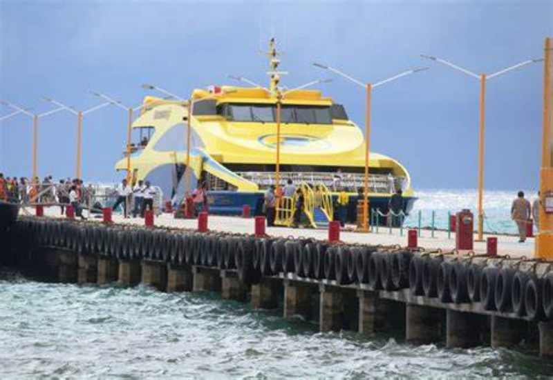 Denuncian reventa de boletos del ferry en la ruta Playa-Cozumel