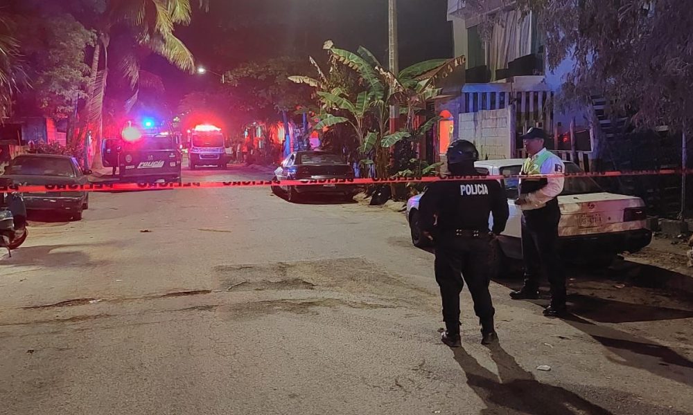 Asesinan a joven y hieren de gravedad a su madre en Playa del Carmen