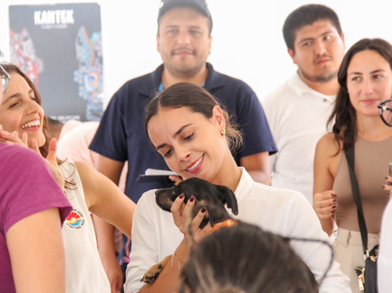 Adoptar mascotas es acto de amor: Ana Patricia Peralta