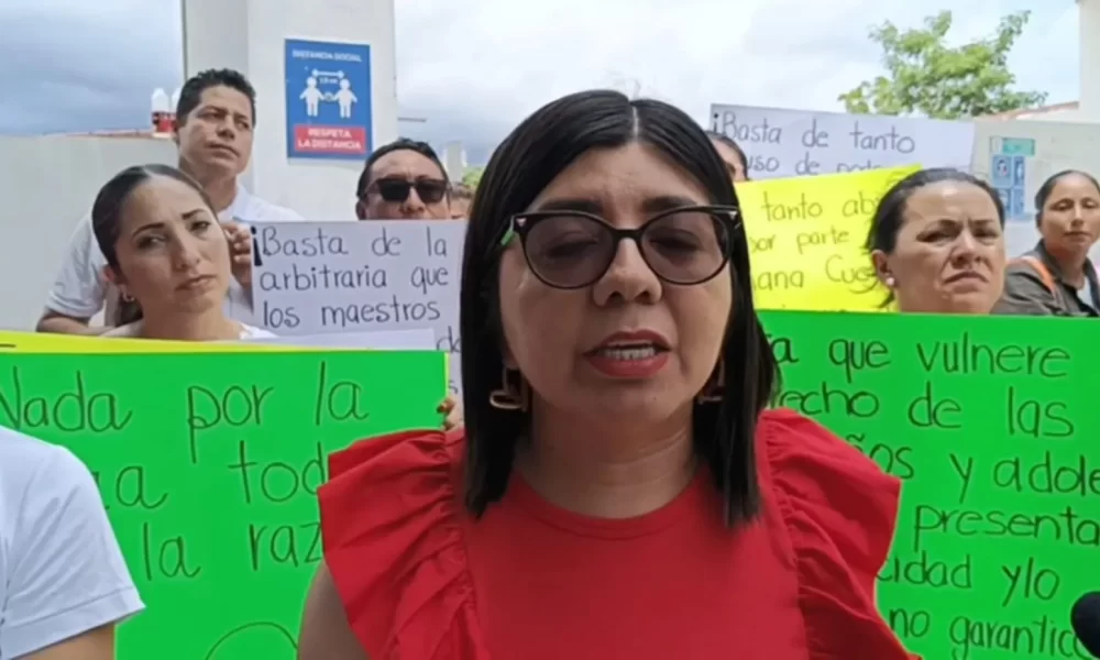 Se manifiestan maestros de educación especial en Playa del Carmen